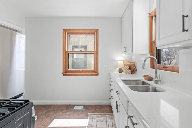 5712 25th Avenue S, Minneapolis, MN 55417