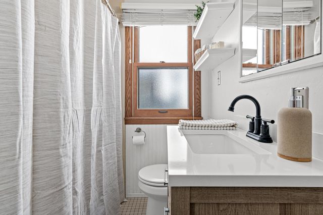 5712 25th Avenue S, Minneapolis, MN 55417