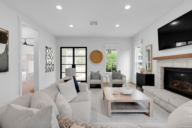 415 Ogrady, Boerne, TX 78006