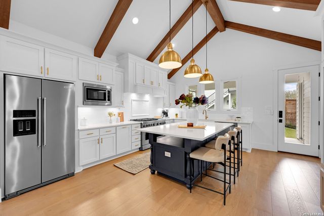 415 Ogrady, Boerne, TX 78006