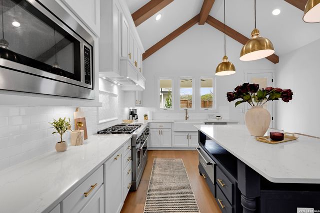 415 Ogrady, Boerne, TX 78006