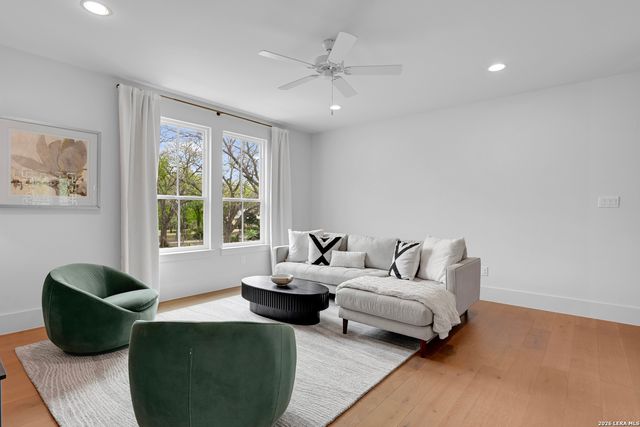 415 Ogrady, Boerne, TX 78006