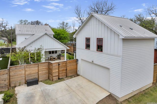 415 Ogrady, Boerne, TX 78006