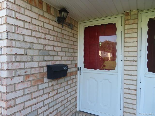 15 Harrison Avenue 70 H, Amityville, NY 11701