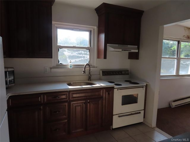 15 Harrison Avenue 70 H, Amityville, NY 11701