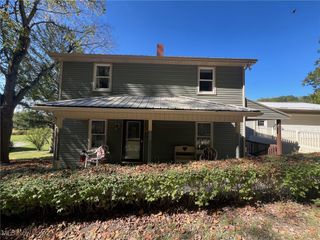 6238 SAINT PETERS CHURCH Road NW, Dover, OH 44622