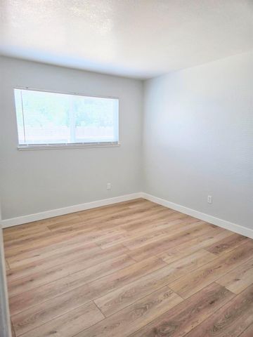228 Carmillita Way, Modesto, CA 95354