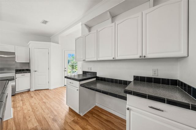429 Eagle Ridge Road, Mcgregor, TX 76657