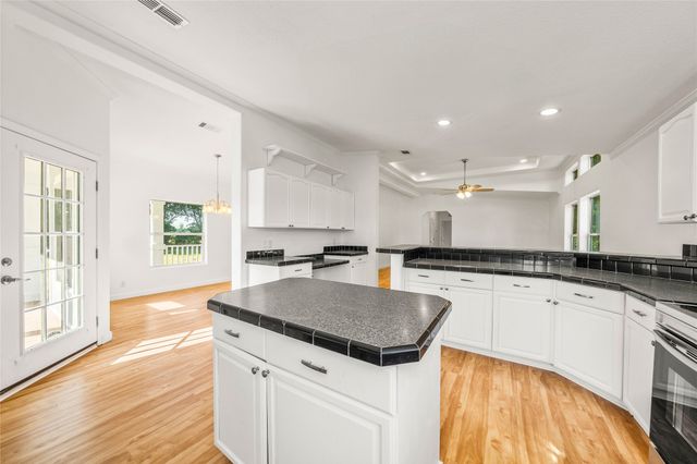 429 Eagle Ridge Road, Mcgregor, TX 76657