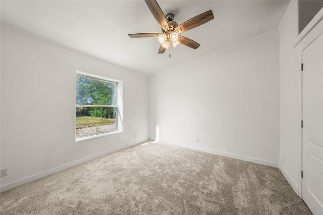 429 Eagle Ridge Road, Mcgregor, TX 76657