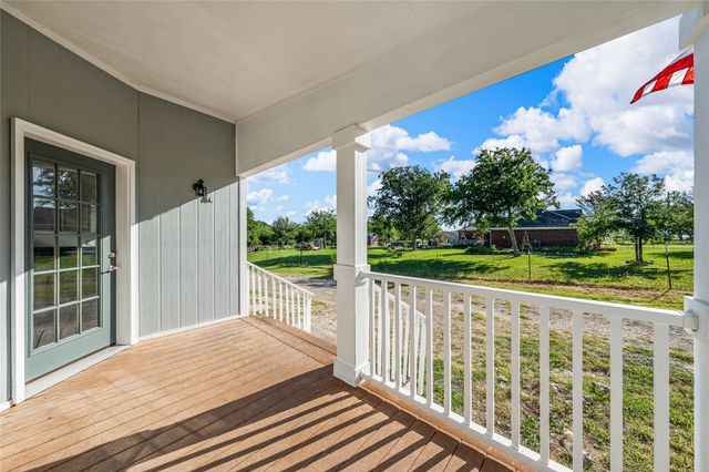 429 Eagle Ridge Road, Mcgregor, TX 76657