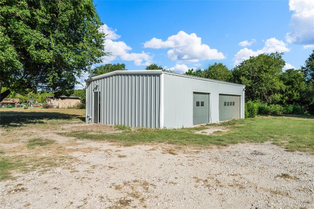 429 Eagle Ridge Road, Mcgregor, TX 76657