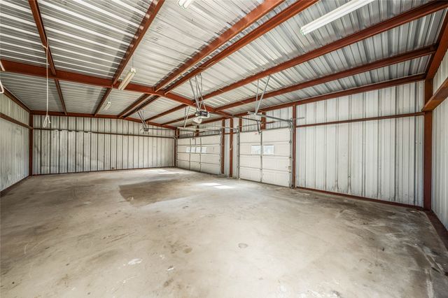 429 Eagle Ridge Road, Mcgregor, TX 76657