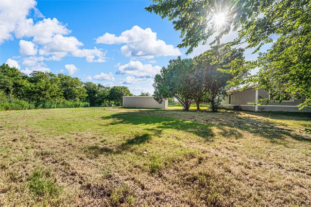 429 Eagle Ridge Road, Mcgregor, TX 76657