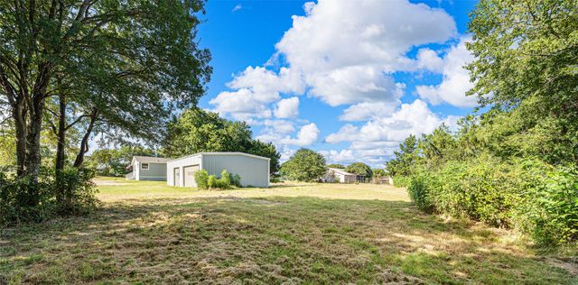 429 Eagle Ridge Road, Mcgregor, TX 76657