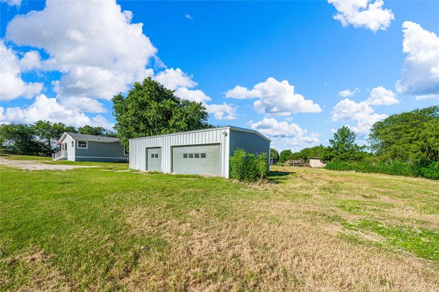 429 Eagle Ridge Road, Mcgregor, TX 76657