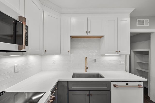 7011 JEFFERSON AVE, Falls Church, VA 22042
