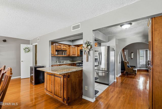 1758 ASTRONAUT Place, El Paso, TX 79936