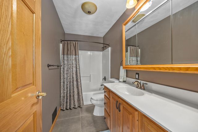 6185 Willow Run Drive, Battle Creek, MI 49014