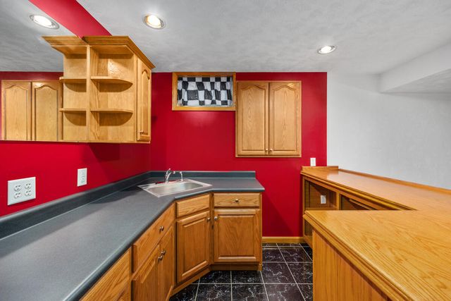 6185 Willow Run Drive, Battle Creek, MI 49014