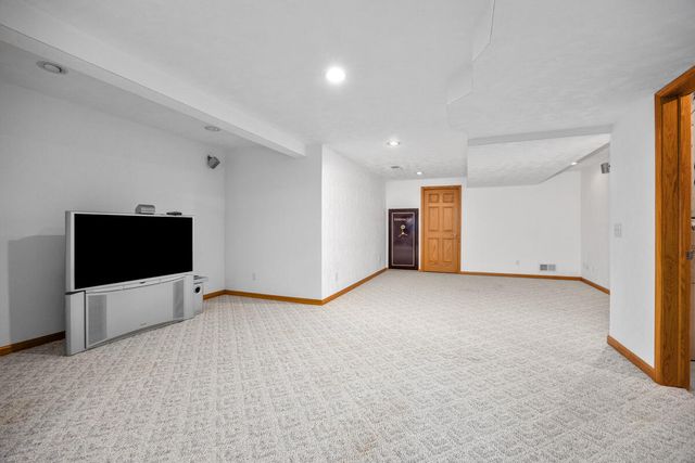 6185 Willow Run Drive, Battle Creek, MI 49014