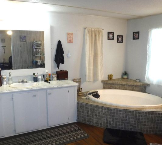 14320 Tiggy Duplessis Rd, Gonzales, LA 70737