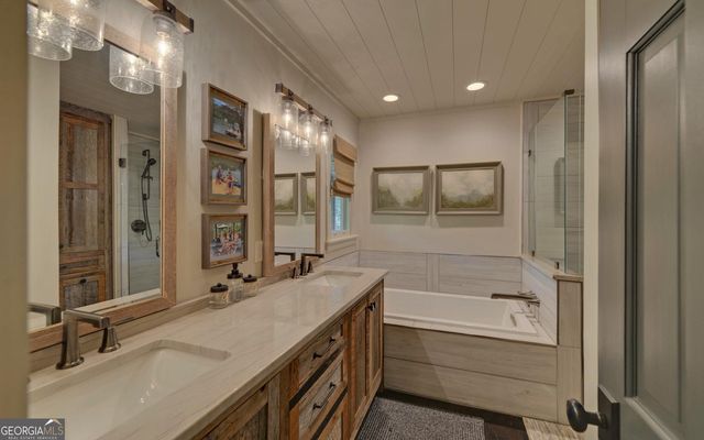 2857 Crow Creek Road, Lakemont, GA 30552