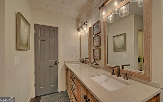 2857 Crow Creek Road, Lakemont, GA 30552