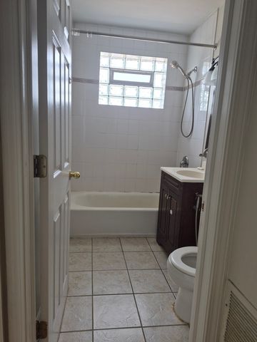 4949 Church Street 301, Skokie, IL 60077
