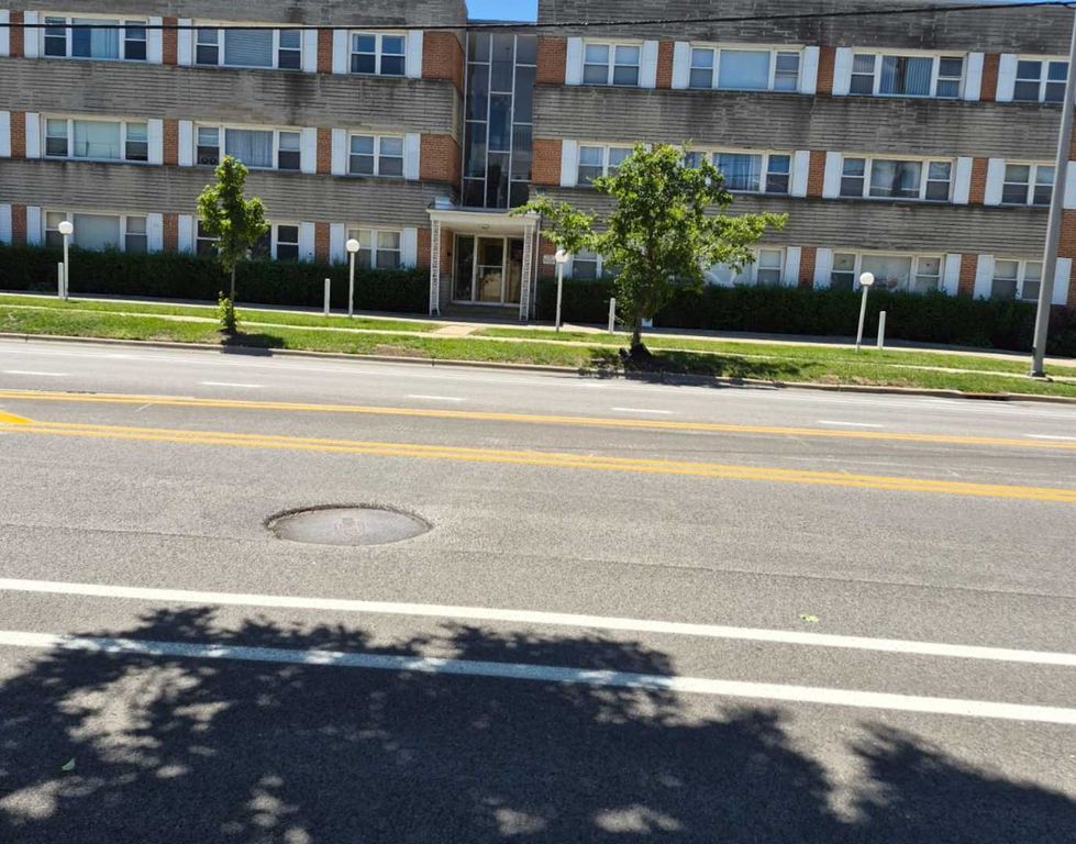 4949 Church Street 301, Skokie, IL 60077