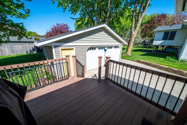 101 7th Avenue NE, Kasson, MN 55944