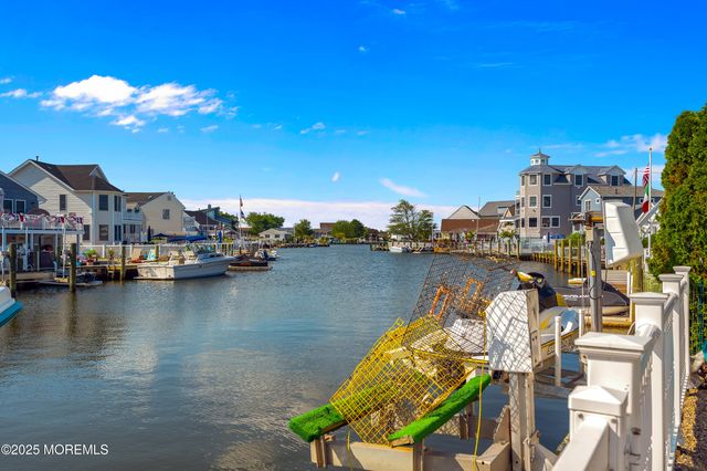 3138 Windsor Avenue, Toms River, NJ 08753