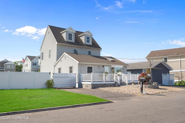 3138 Windsor Avenue, Toms River, NJ 08753