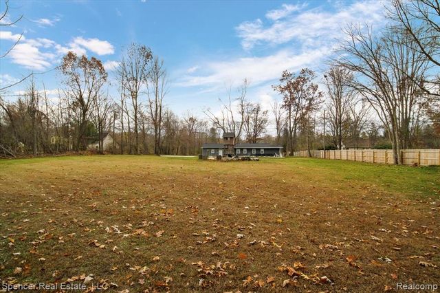 7669 S Eston Road, Clarkston, MI 48348