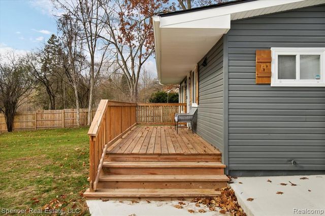 7669 S Eston Road, Clarkston, MI 48348