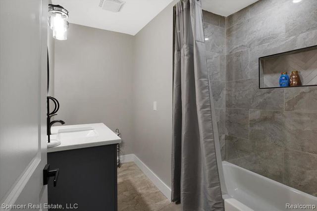 7669 S Eston Road, Clarkston, MI 48348