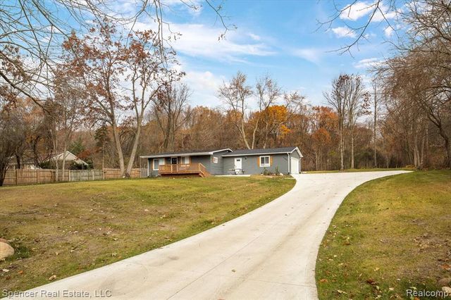 7669 S Eston Road, Clarkston, MI 48348