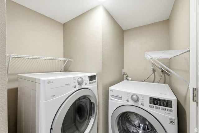 2569 E CANTERBURY LN, Cottonwood Heights, UT 84121