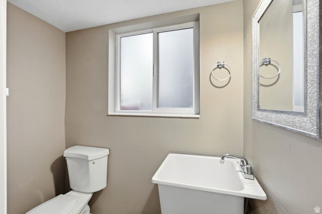 2569 E CANTERBURY LN, Cottonwood Heights, UT 84121