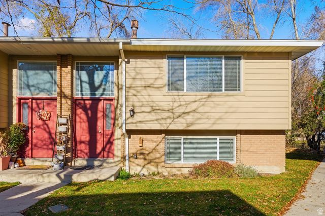 2569 E CANTERBURY LN, Cottonwood Heights, UT 84121