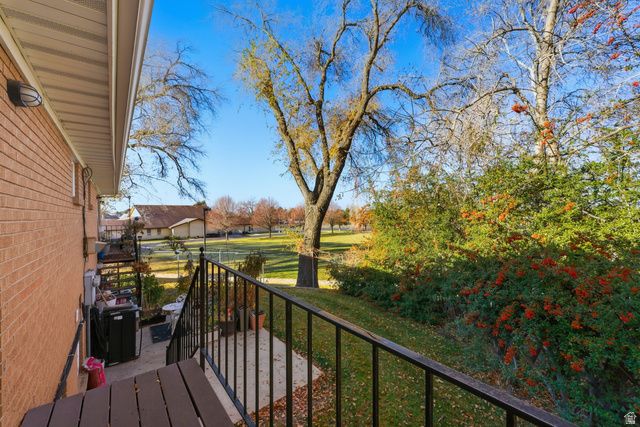 2569 E CANTERBURY LN, Cottonwood Heights, UT 84121