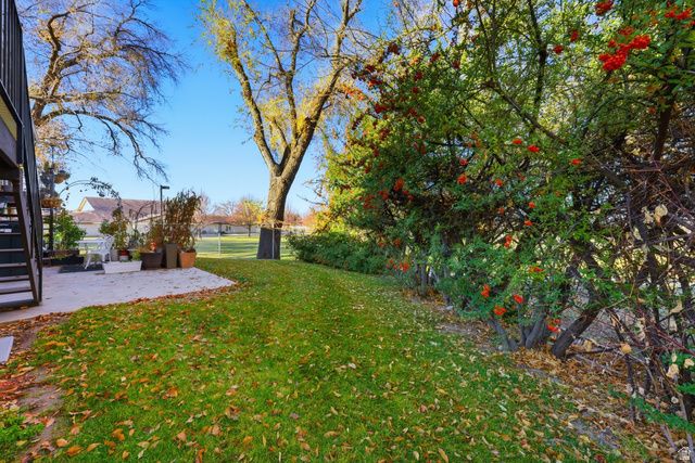 2569 E CANTERBURY LN, Cottonwood Heights, UT 84121