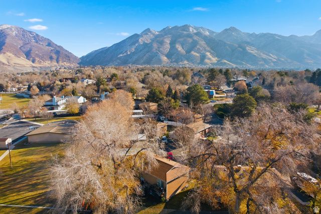 2569 E CANTERBURY LN, Cottonwood Heights, UT 84121