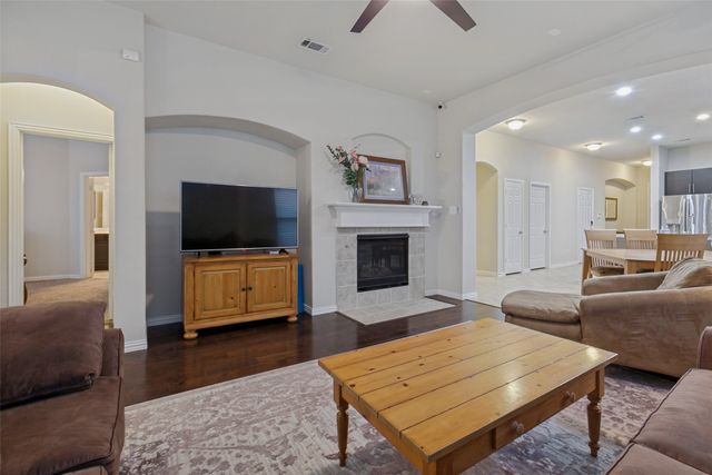 711 Cedarview Drive, Garland, TX 75040