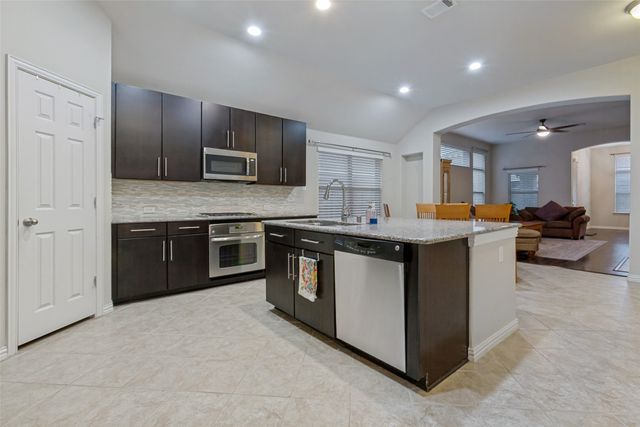 711 Cedarview Drive, Garland, TX 75040