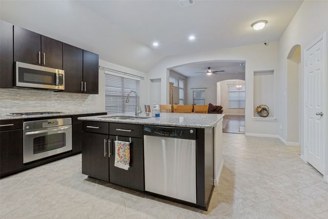 711 Cedarview Drive, Garland, TX 75040