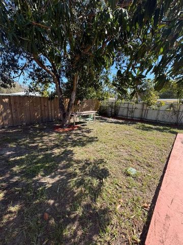 325 NW 135th Street, North Miami, FL 33168