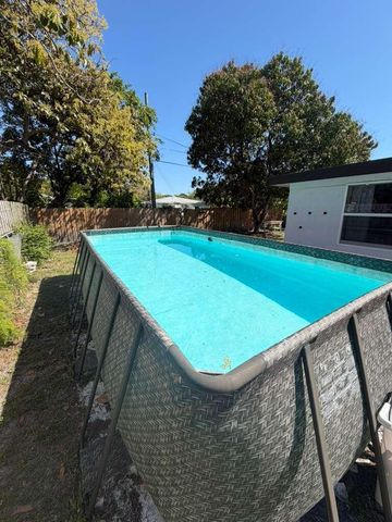 325 NW 135th Street, North Miami, FL 33168