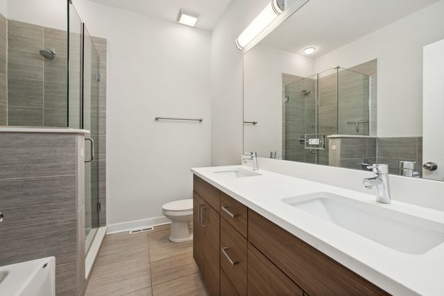 1956 W Ohio Street 1W, Chicago, IL 60622