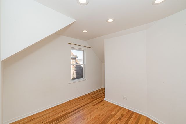 3254 N NAGLE Avenue, Chicago, IL 60634